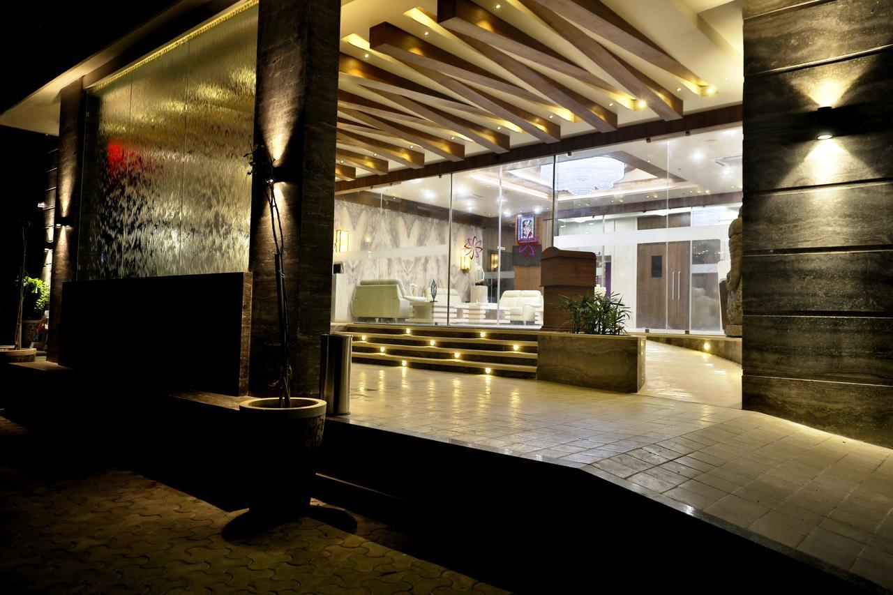 โรงแรมวีไอทีเอส เทพภูมี ทวารกา ภายนอก รูปภาพ