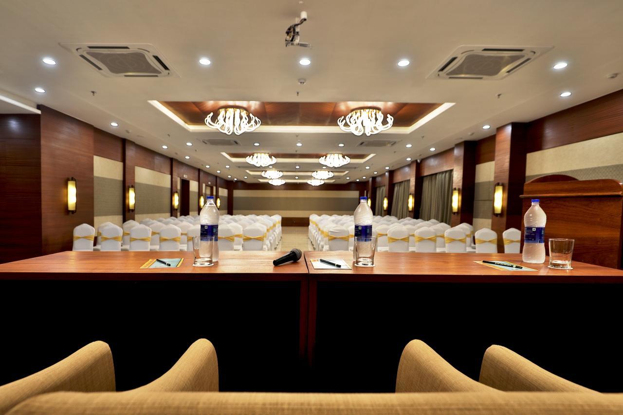 โรงแรมวีไอทีเอส เทพภูมี ทวารกา ภายนอก รูปภาพ